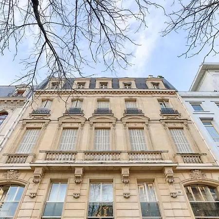 Luxury Montaigne Avenue شقة